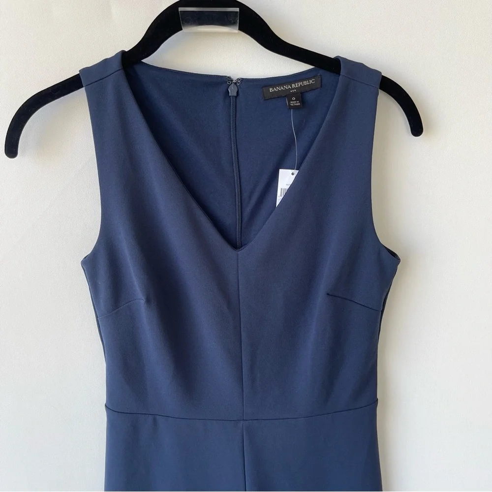 NWT Banana Republic Zip Closure Sleeveless Wide Leg Navy Jumpsuit Women’s size 0